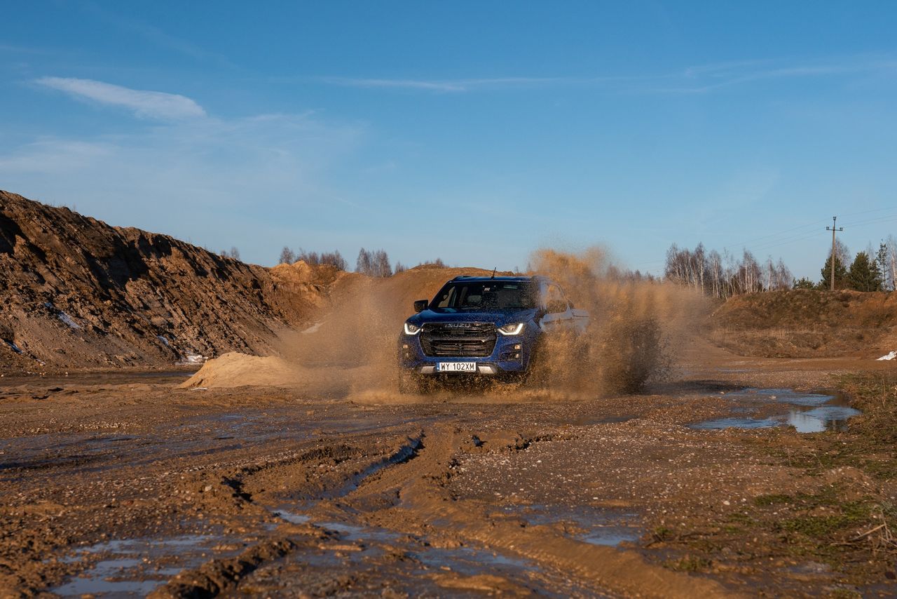 Isuzu D-Max i Toyota Hilux