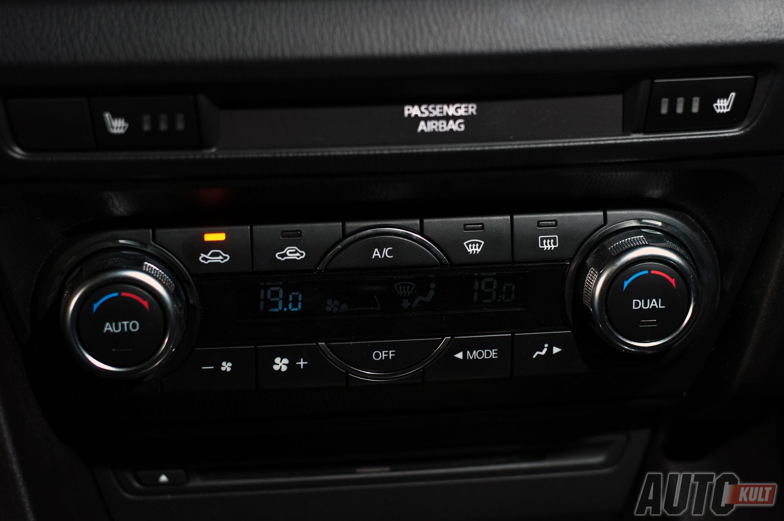 Mazda 3 2,0 Skyactiv-G - test [galeria zdjęć] 19