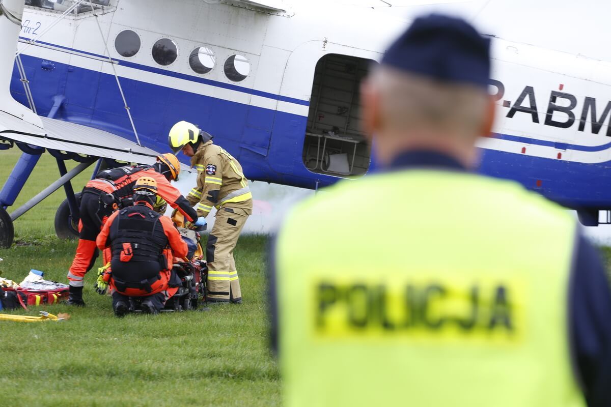 Samolot ze spadochroniarzami uderzył w płytę lotniska pod Lublinem