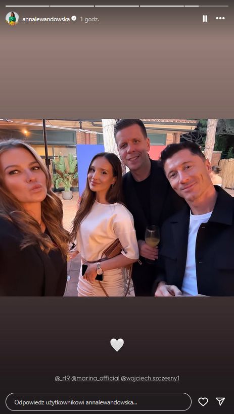 Anna i Robert Lewandowscy z Mariną i Wojciechem Szczęsnymi