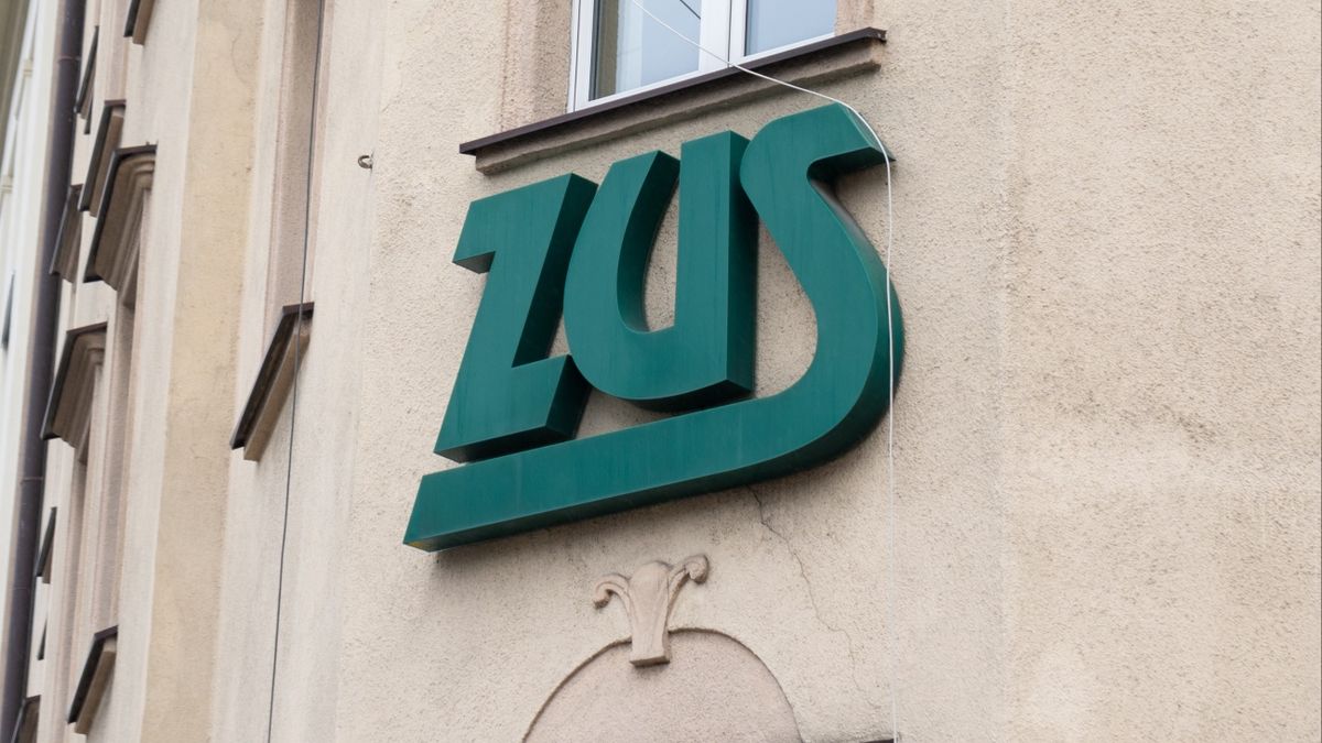 Polacy wpłacili setki miliardów m.in. na emerytury. ZUS podał kwotę