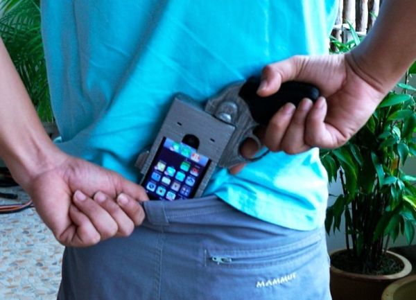 iPhone-sześciostrzałowiec – czyli etui dla prawdziwych twardzieli! 2