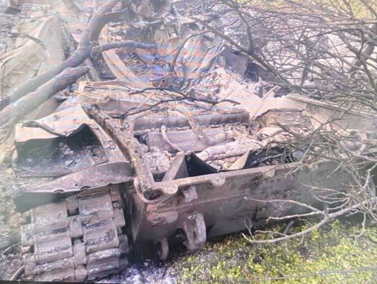 Friendly fire mishap: Russian Ka-52M destroys own howitzers in Kursk