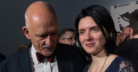 Janusz Korwin-Mikke z rodziną. "Lepiej wydać osobiście niźli oddać socjaliście"