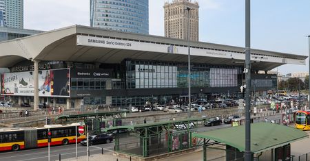 Zamknięcie Dworca Centralnego w Warszawie. Narodowcy oburzeni