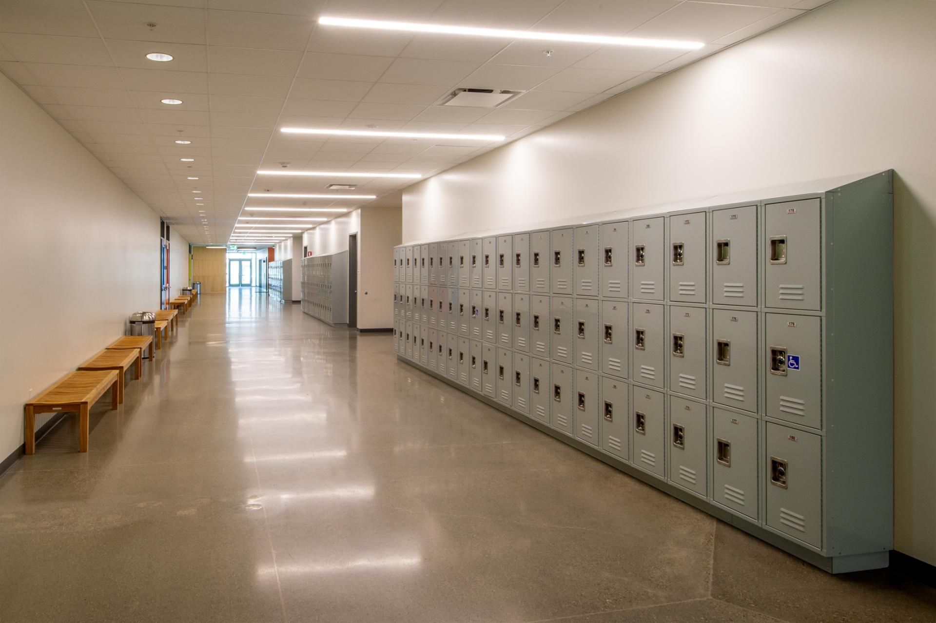 W szkole w Żyrardowie rozpylono nieznaną substancję