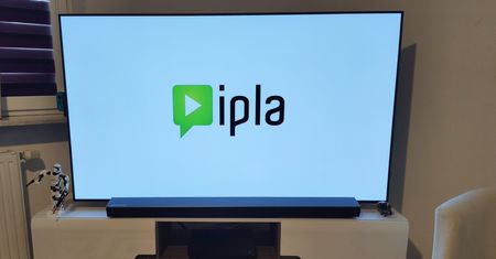 Ipla na Apple TV i Chromecast oraz nowe funkcje serwisu w telewizorach Samsunga