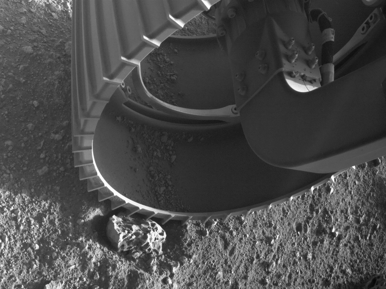 NASA udostępnia oficjalne pliki RAW zdjęć z Marsa. Zobacz, co kryją w sobie