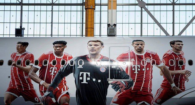 Wizerunek Roberta Lewandowskiego na kadłubie samolotu Lufthansy