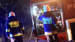 Radzionków: Palił się duży magazyn. Z ogniem walczyło 13 strażackich zastępów