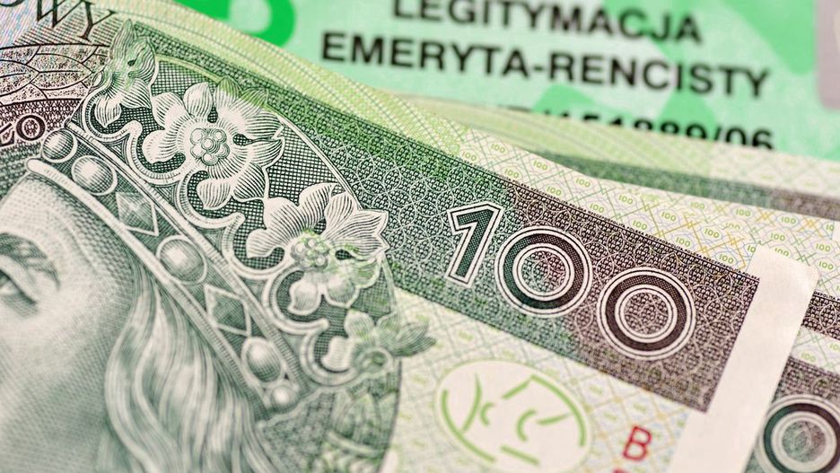 Dla nowych emerytów mLegitymacja domyślnie zastąpi tradycyjną wersję
