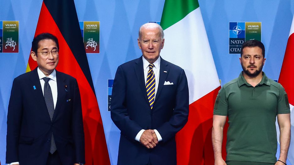 Premier Japonii Fumio Kishida, prezydent USA Joe Biden i prezydent Ukrainy Wołodomir Zełenski 