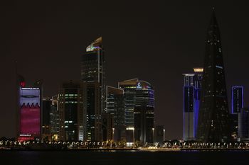 Dosze i Dubaj zaatakowane. Obrona powietrzna przechwytuje rakiety