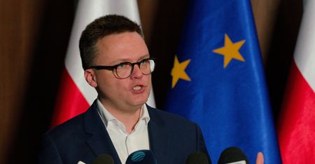 Opozycja chce zdążyć z budżetem. Hołownia podał termin