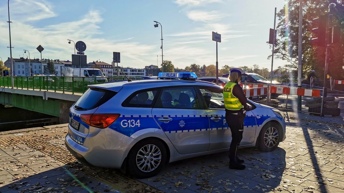 Akcja służb przy Moście Dębnickim 