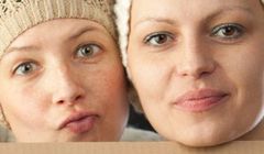 Kampania „Zbieramy na cycki, nowe fryzury i dragi” podbija internet