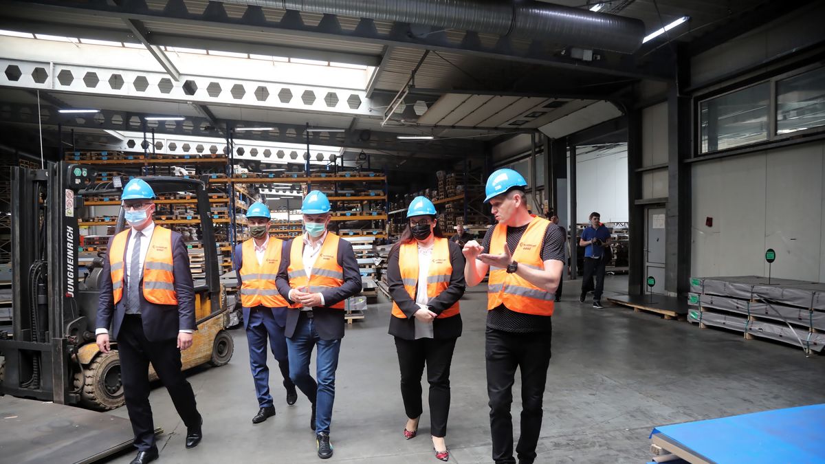 Małe i średnie firmy przyhamowały z planami zwolnień.