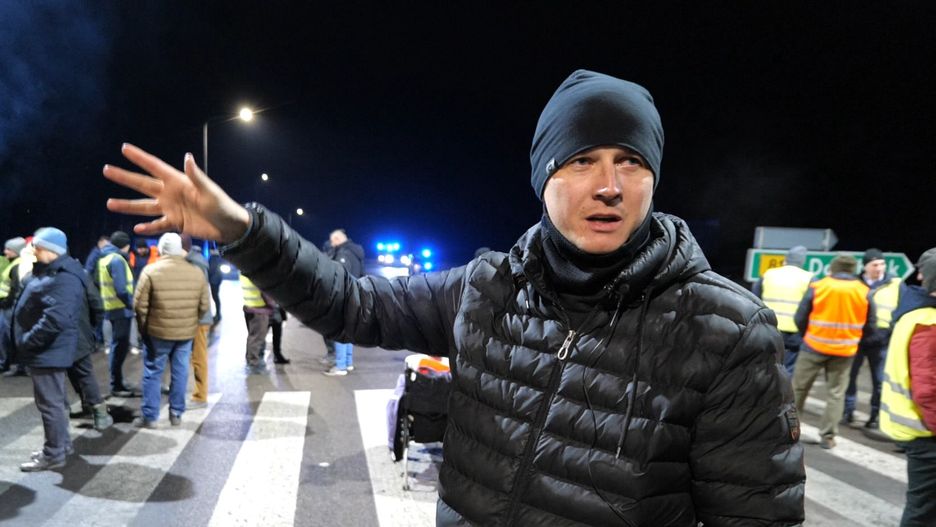 Protest na granicy w Dorohusku. Na for. Hubert Ojdana, który odbiera pogróżki od osób z Ukrainy