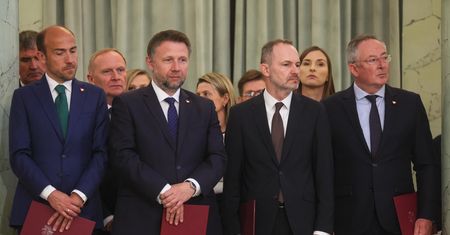 Pierwsze zmiany w rządzie. To zaszkodzi Tuskowi? Ekspert ocenia