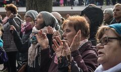 "Różaniec do Granic Nieba" nie ma aprobaty Episkopatu