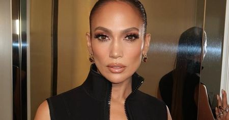 Jennifer Lopez lansuje nowy hit. Manicure w tym stylu robi furorę
