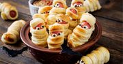 Proste przepisy na Halloween: Parówkowe mumie i zapiekane pajączki