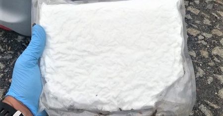 Wrocław. Ponad 1 kg amfetaminy w aucie. Zatrzymano dwóch mężczyzn