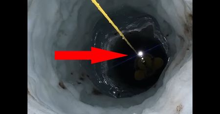 Kamera spadła 600 m. Nagrali, co kryje się w "Lodowcu Zagłady"