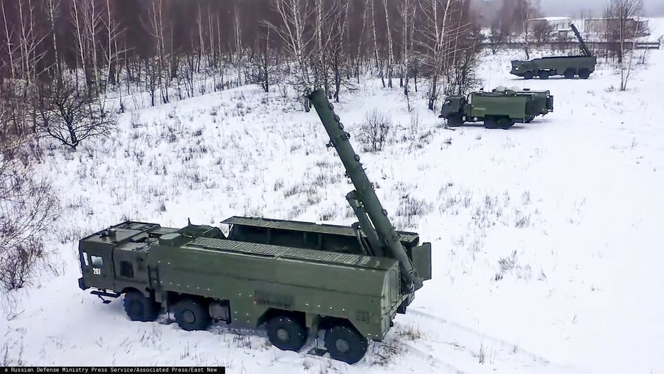 arch49In this photo taken from video provided by the Russian Defense Ministry Press Service on Tuesday, Jan. 25, 2022, The Russian army's Iskander missile launchers take positions during drills in Russia. (Russian Defense Ministry Press Service via AP)Russian Defense Ministry Press Service