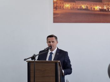 Wotum zaufania i absolutorium dla prezydenta Skierniewic. Ale nie jednogłośne
