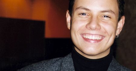 To on śpiewał słynne "Kolorowe sny". Co dziś porabia i jak się zmienił Bartek Wrona?