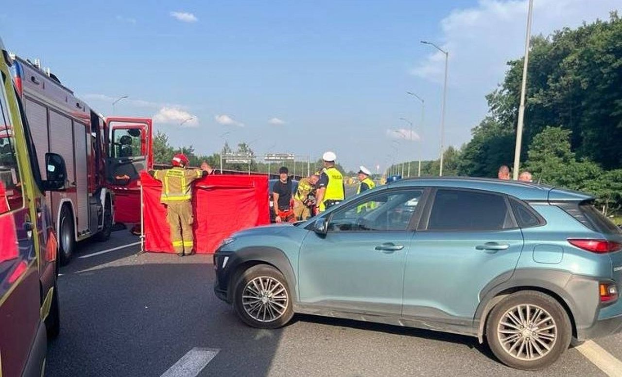 Dramatyczna interwencja na A4. Policjanci wybili szybę w BMW