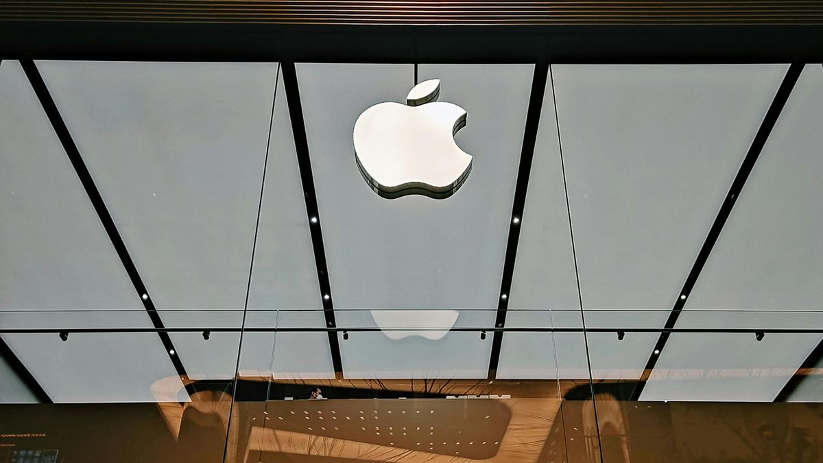 logo Apple na witrynie