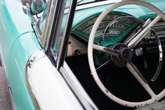 Ile są warte zabytkowe samochody?