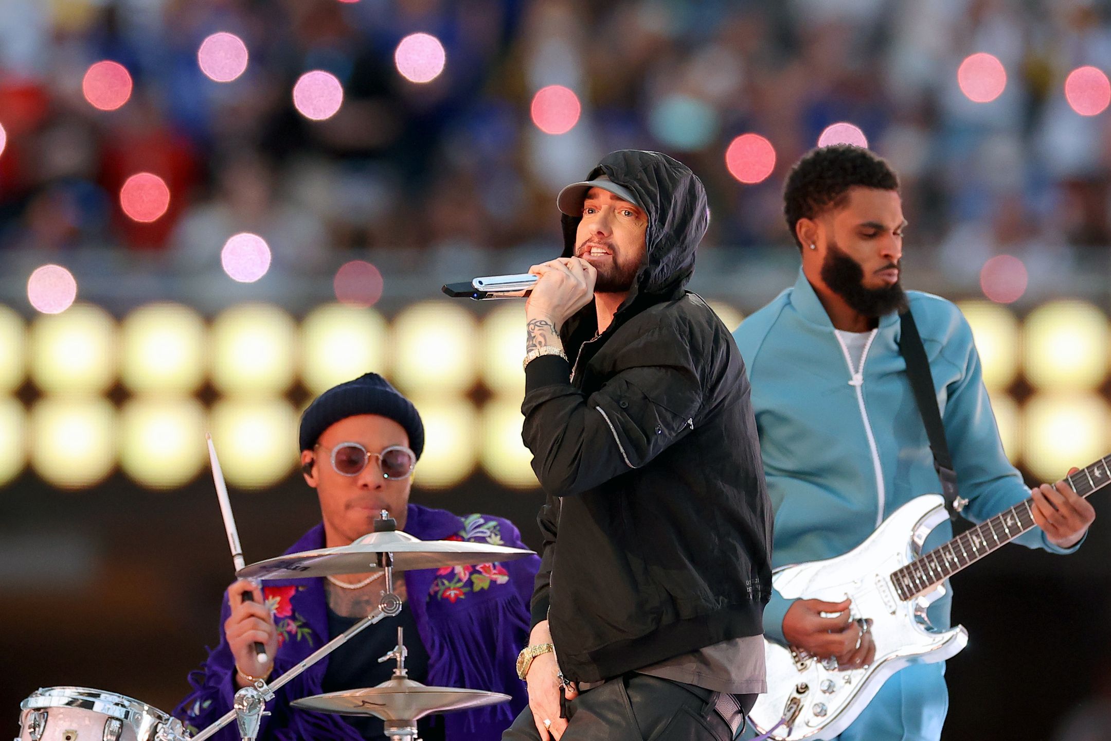 Eminem zaprezentował nowe brwi na Super Bowl
