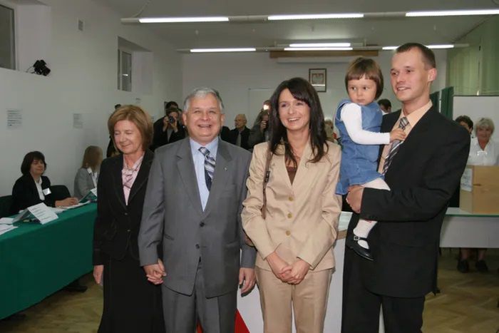 Marta Kaczyńska z pierwszym mężem, Piotrem Smuniewskim i rodziną