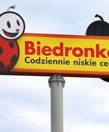 Outlety Biedronki. W tych sklepach sieć wyprzedaje swoje produkty
