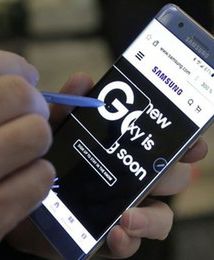 Przerażający i niebezpieczny kostium na Halloween zrobiony w całości ze smartfonów Galaxy Note7