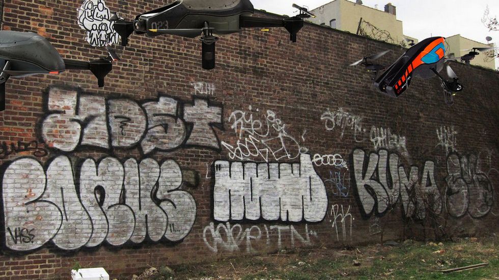 Policja ma problem: drony w służbie grafficiarzy. Jak zwalczać latających wandali? 1