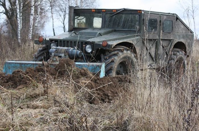 Rosyjski Hummer domowej roboty pokona prawie każdą przeszkodę 5