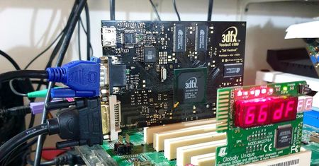 Entuzjasta zawstydził producenta. Zbudował kartę 3Dfx Voodoo w lepszej wersji