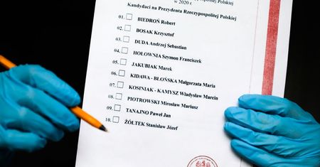 Oto tajemnica wyborcza PiS. Ile kosztował wydruk kart? Wciąż nikt nie chce się przyznać
