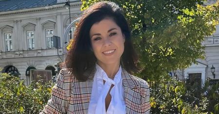 Bluzki koszulowe damskie w trzech stylizacjach. Zobacz, jak je nosić na różne okazje
