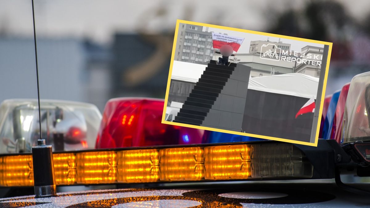  Akcja służb w Warszawie. Mężczyzna z transparentem wszedł na pomnik smoleński 