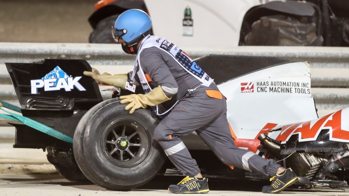 wrak bolidu Romaina Grosjeana