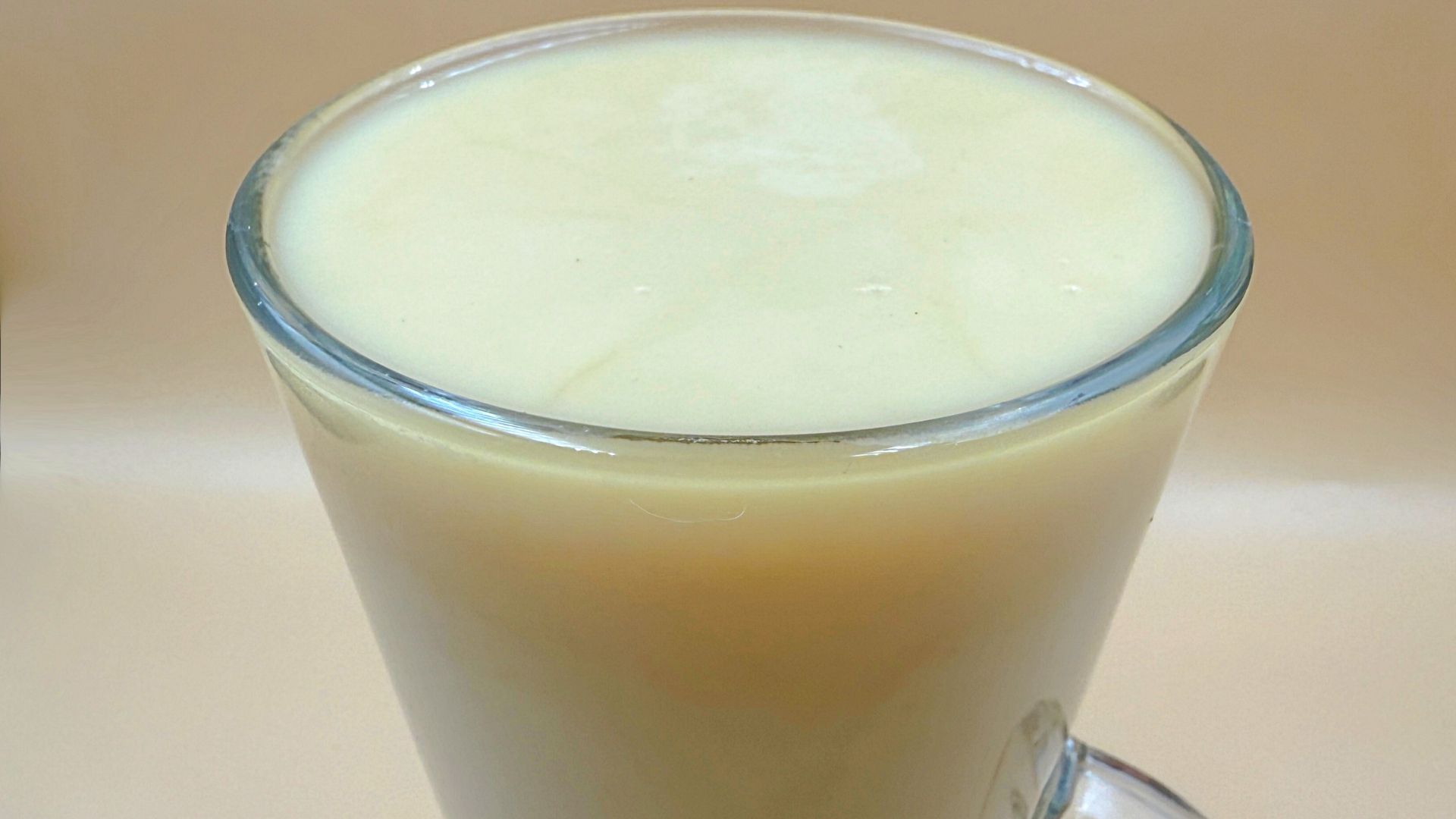 Herbata z mlekiem to dla wielu osób codzienny rytuał.