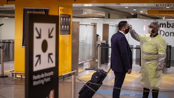 Testy na koronawirusa już na lotnisku. 