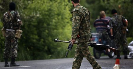Konflikt na Ukrainie. 40 kamazów z uzbrojonymi ludźmi przy granicy
