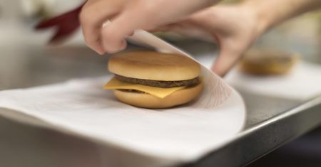 Fast foody z kretesem przegrywają z fiskusem. Prawo podatkowe wciaż jest niejasne i działa wstecz
