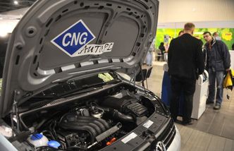 Zerowa akcyza na CNG i LNG do silników spalinowych. Prezydent podpisał nowelizację ustawy